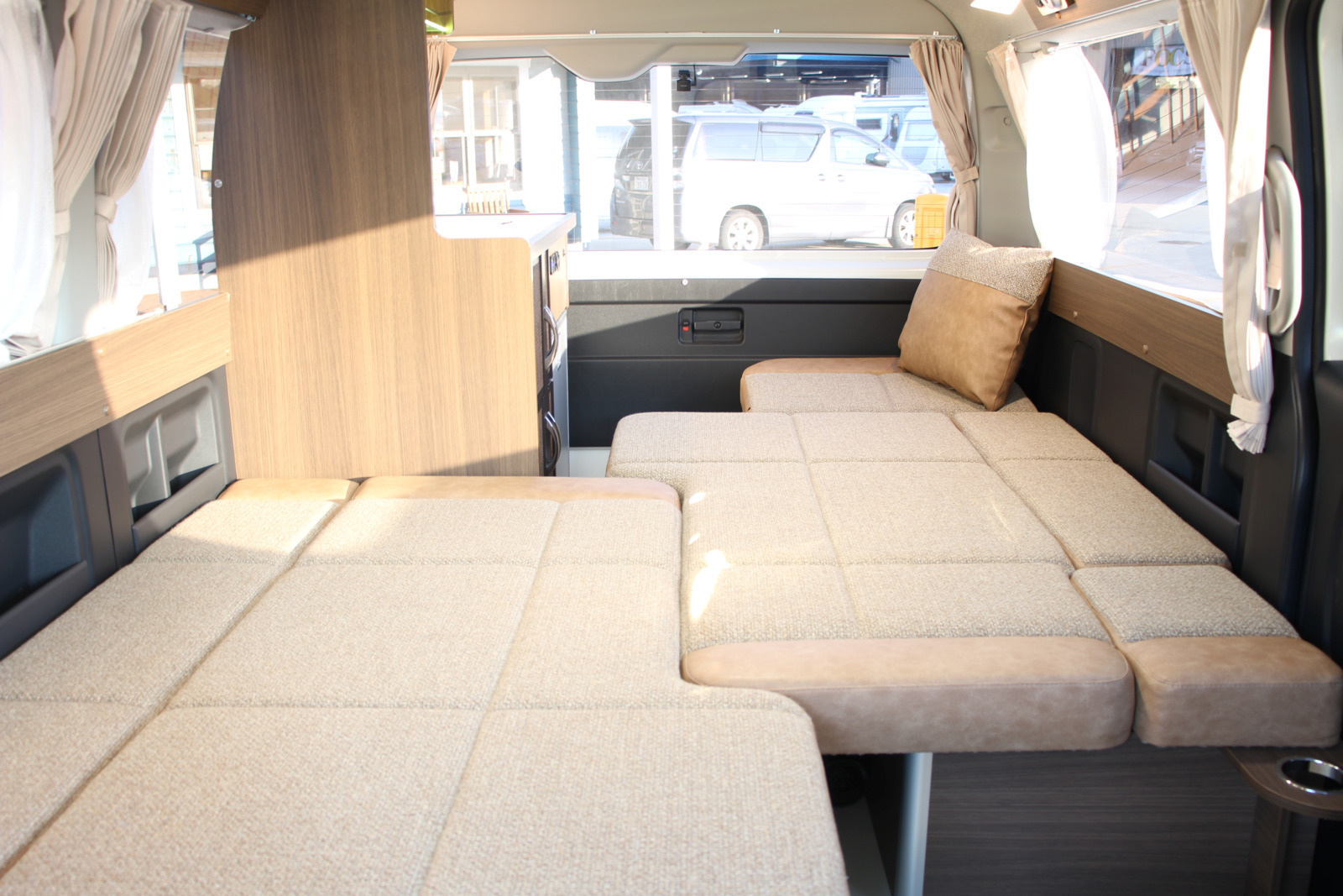 キャンピングカーバンコン