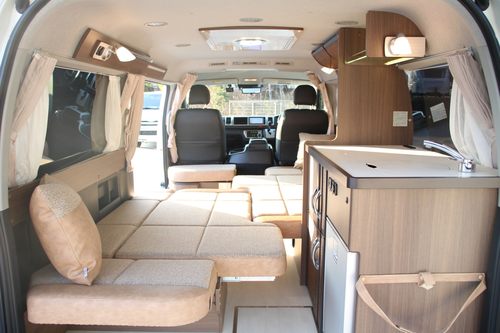 キャンピングカーバンコン