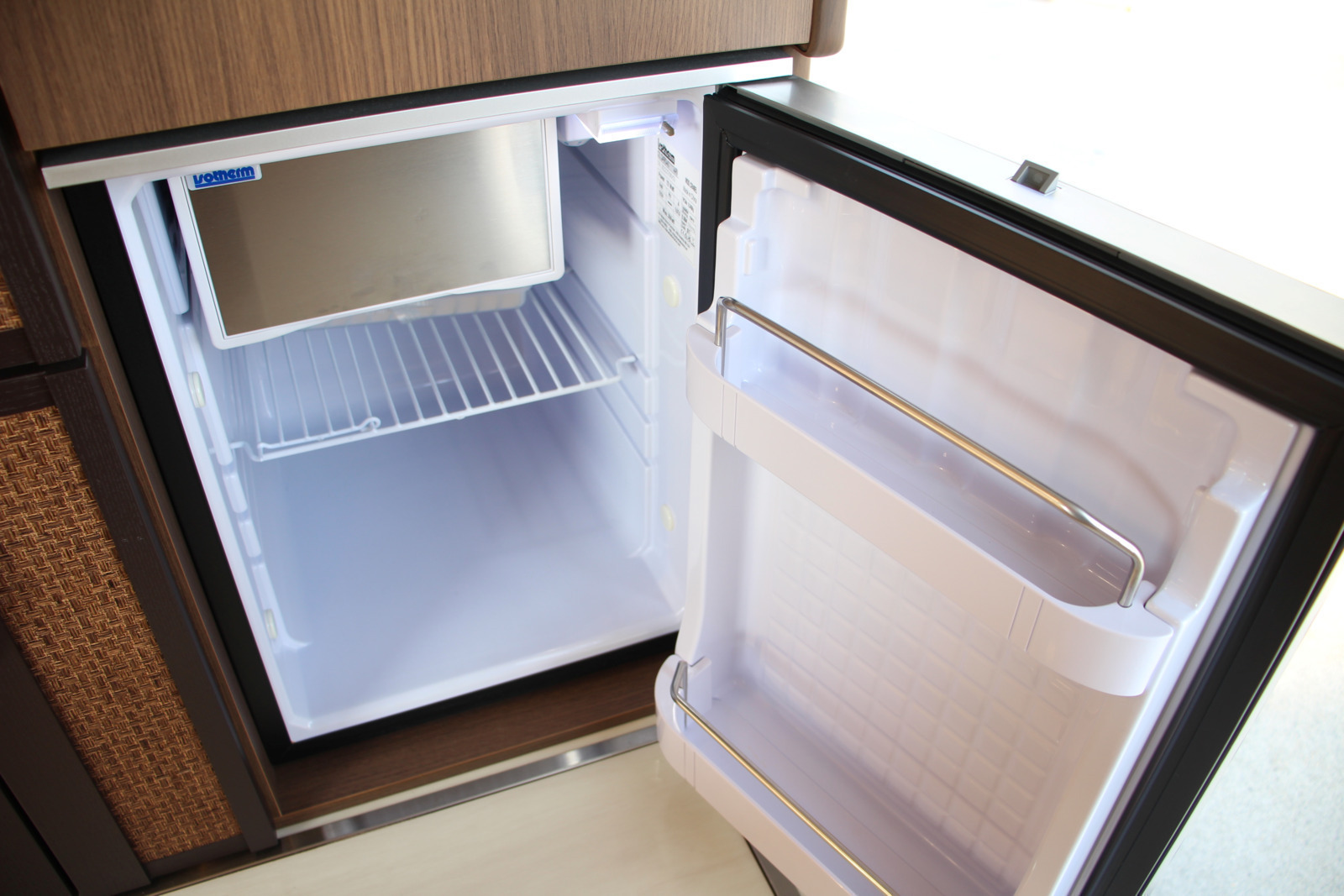 キャンピングカーバンコン