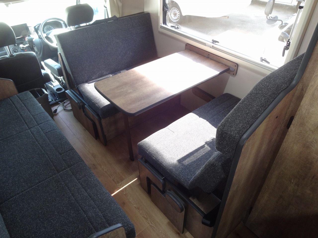 キャンピングカーキャブコン