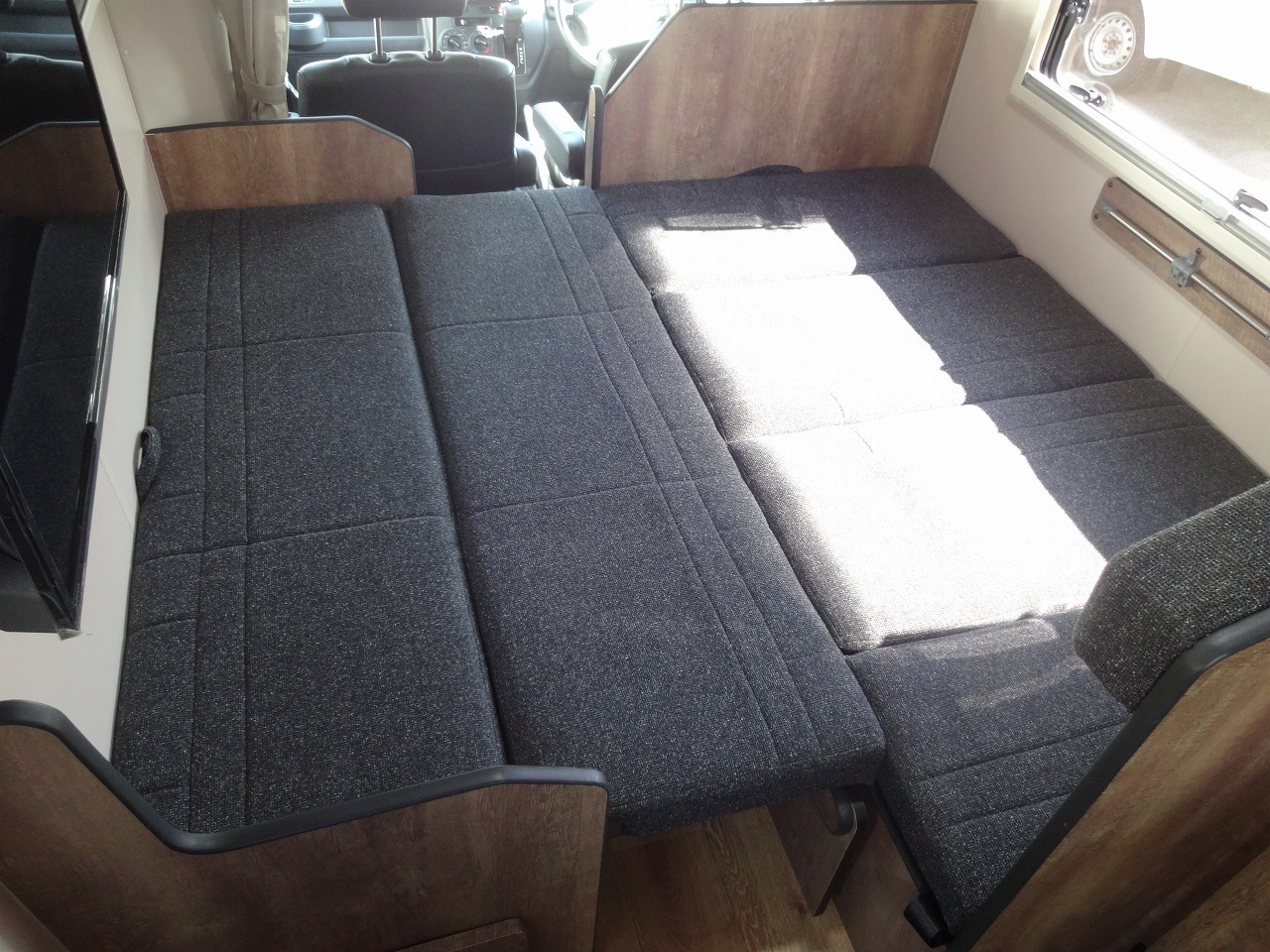 キャンピングカーキャブコン