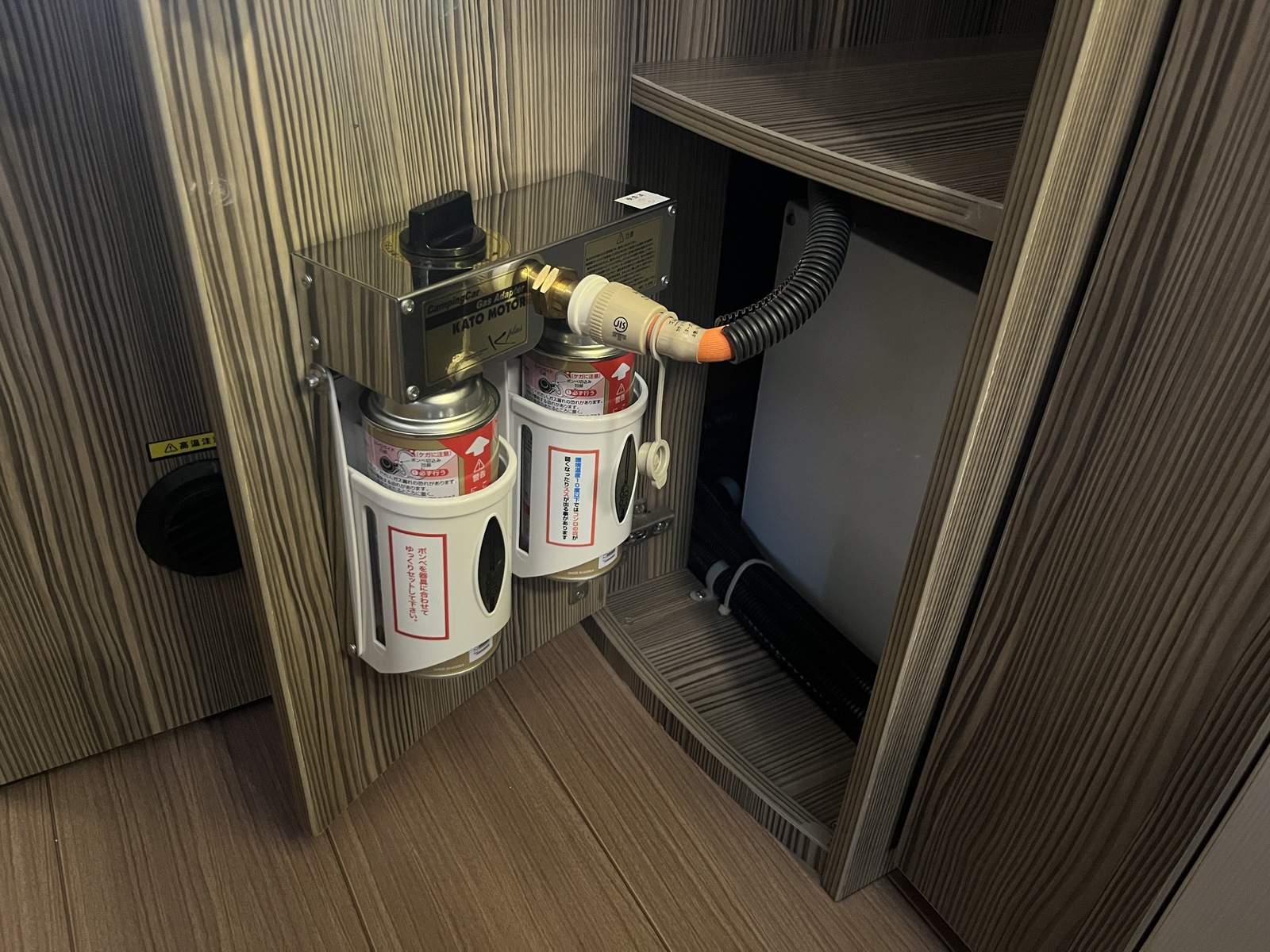 キャンピングカーキャブコン