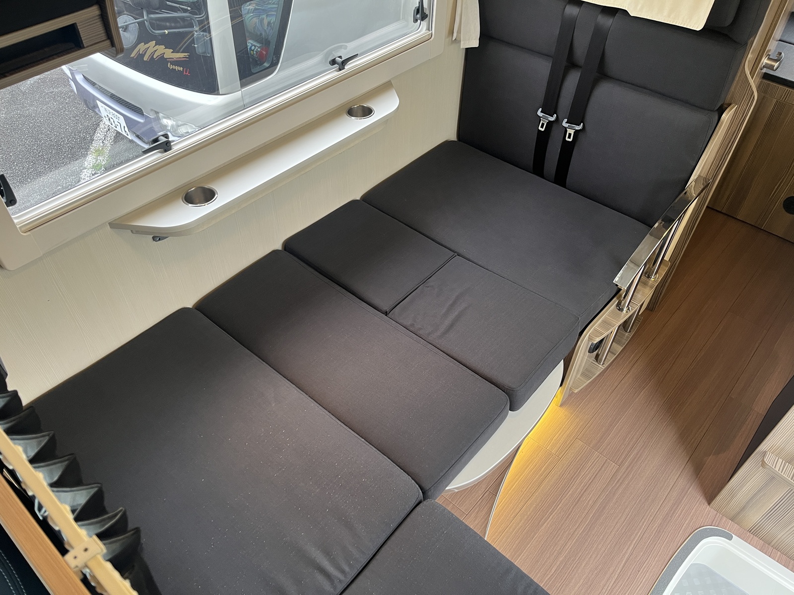 キャンピングカーキャブコン