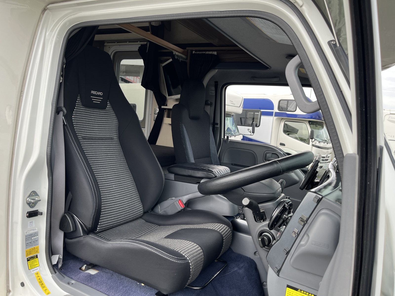 キャンピングカーキャブコン