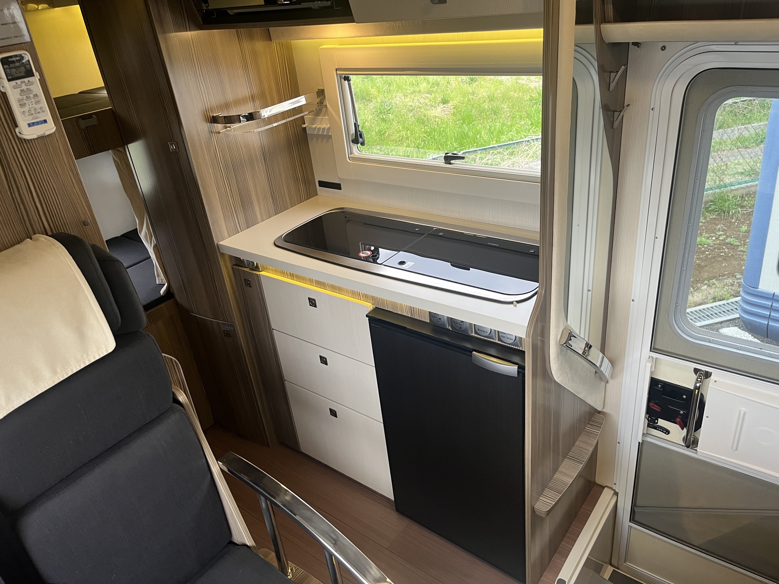 キャンピングカーキャブコン