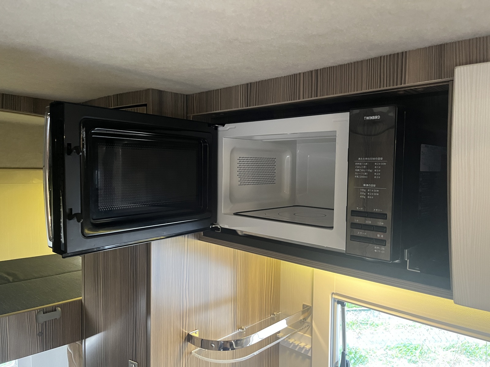 キャンピングカーキャブコン