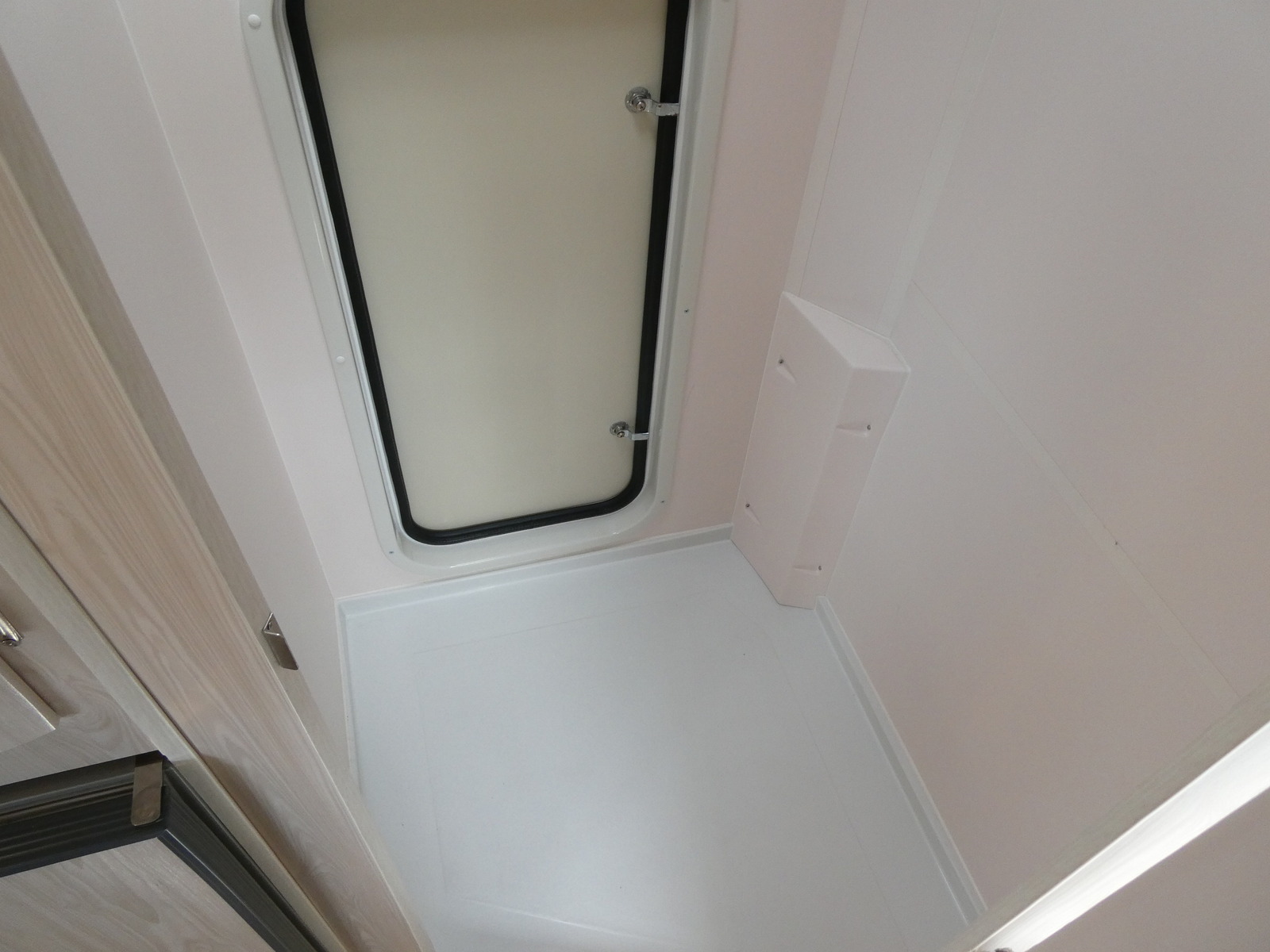 キャンピングカーキャブコン