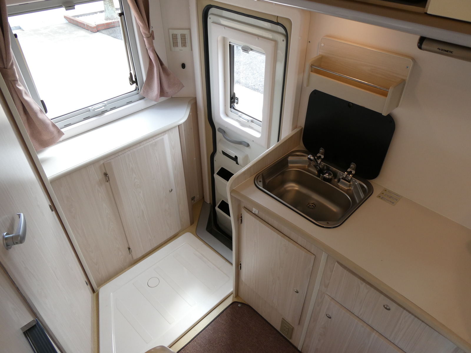 キャンピングカーキャブコン