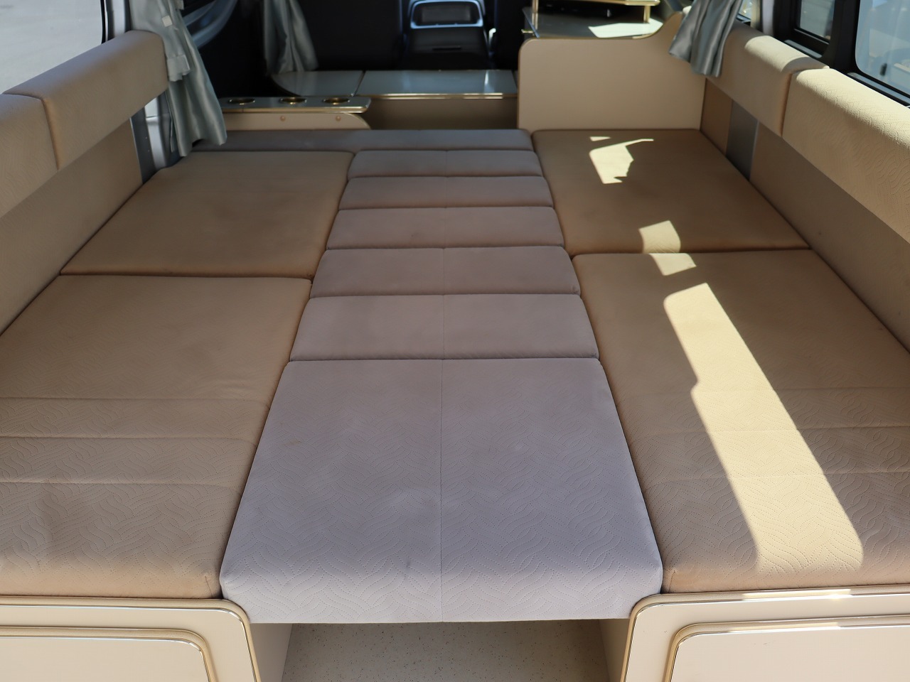 キャンピングカーバンコン