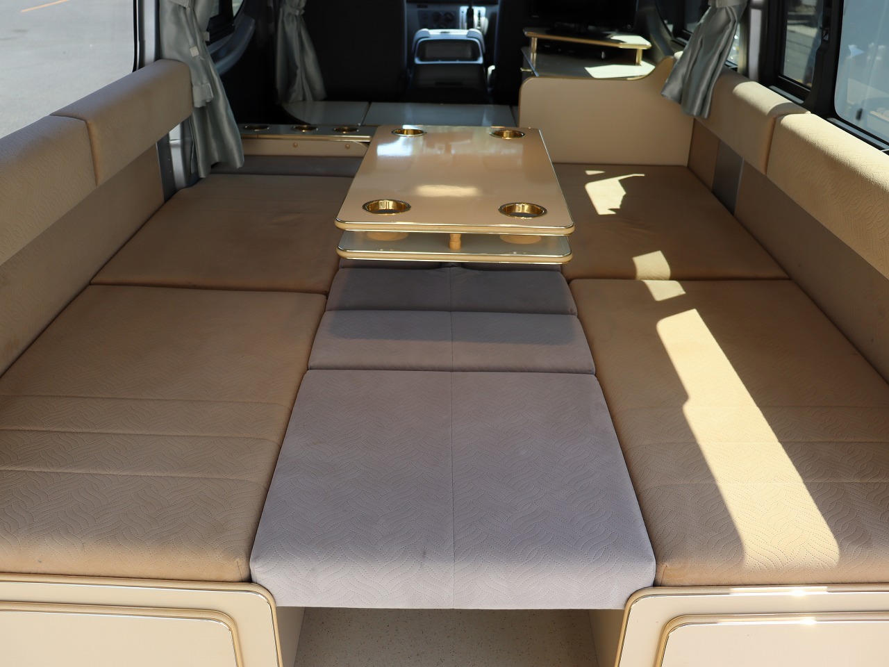 キャンピングカーバンコン