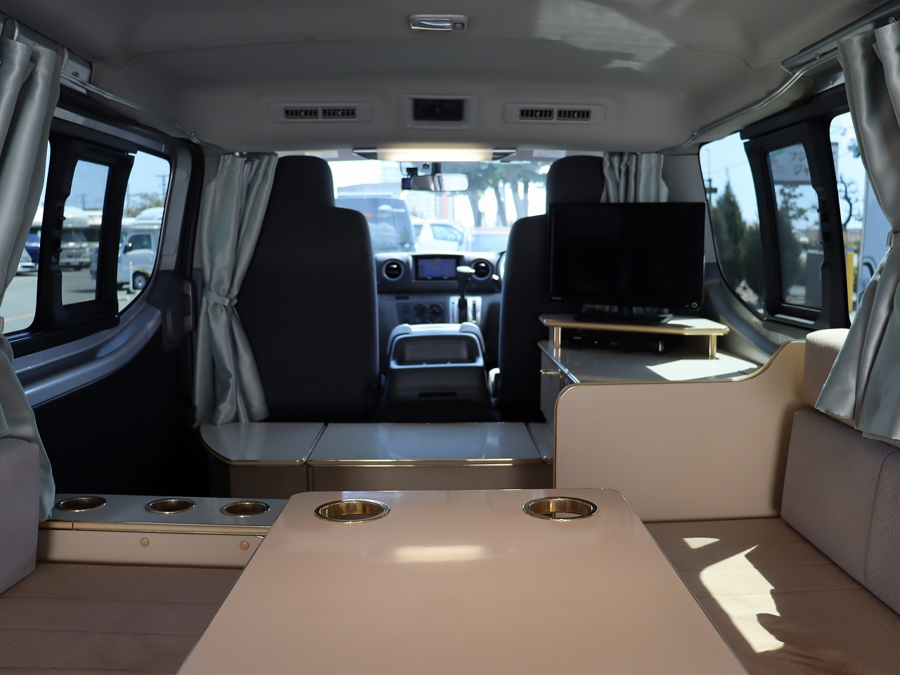 キャンピングカーバンコン