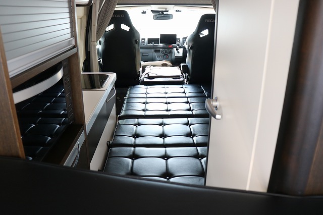 キャンピングカーバンコン