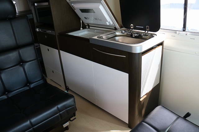 キャンピングカーバンコン