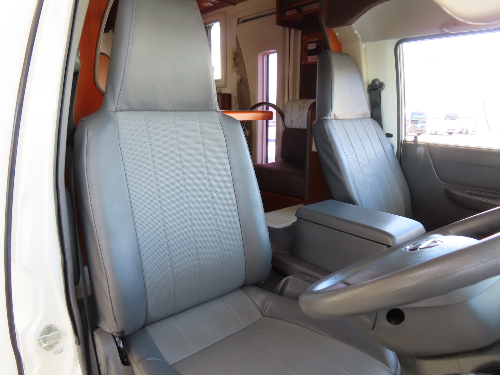 キャンピングカーキャブコン