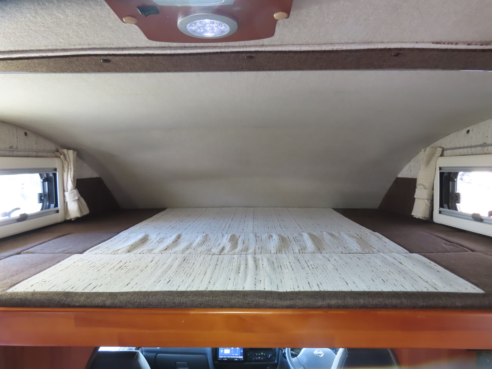 キャンピングカーキャブコン