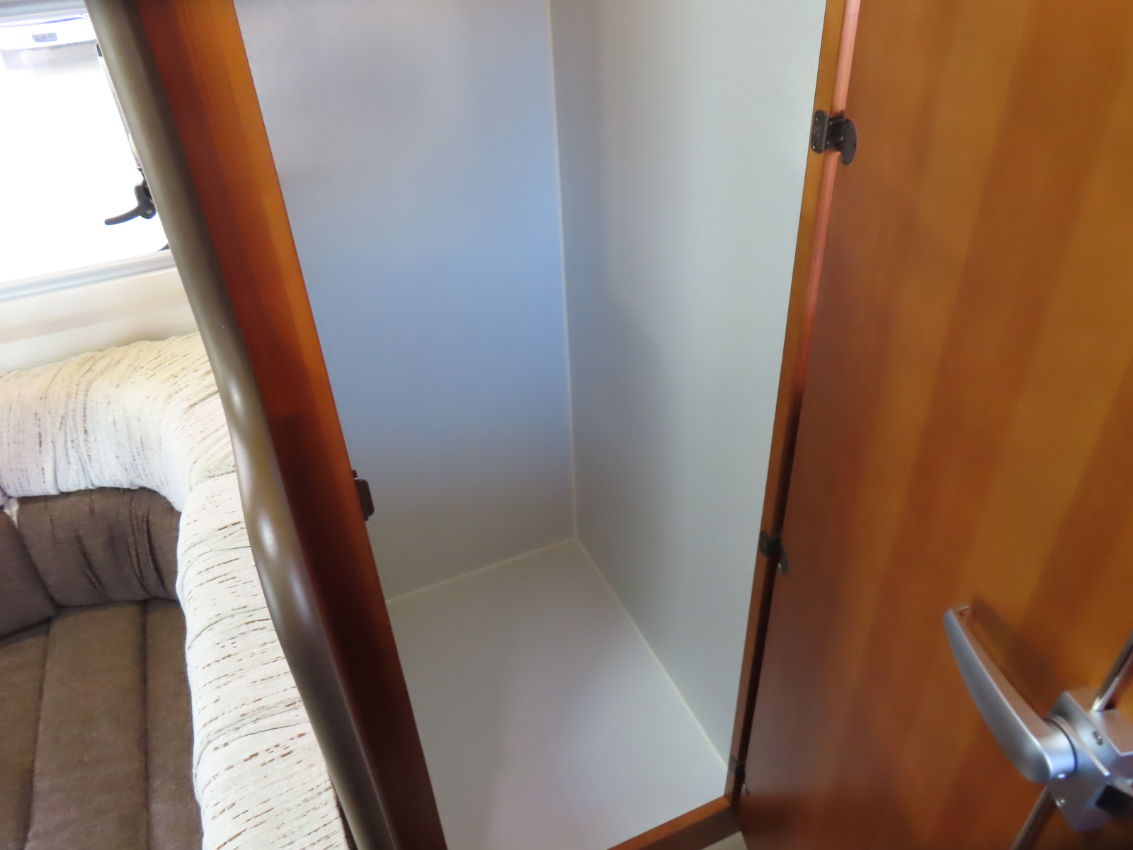 キャンピングカーキャブコン