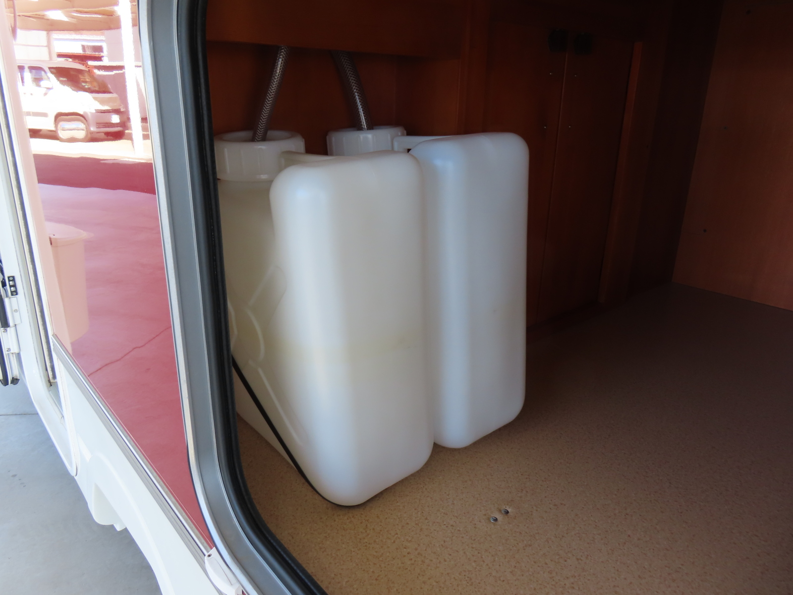 キャンピングカーキャブコン