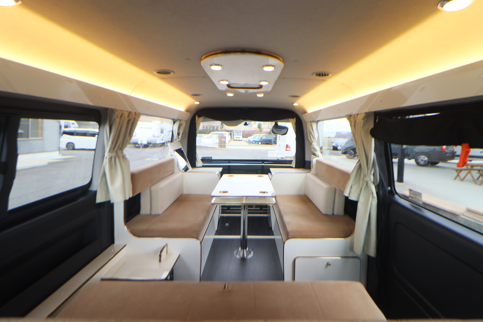 キャンピングカーバンコン