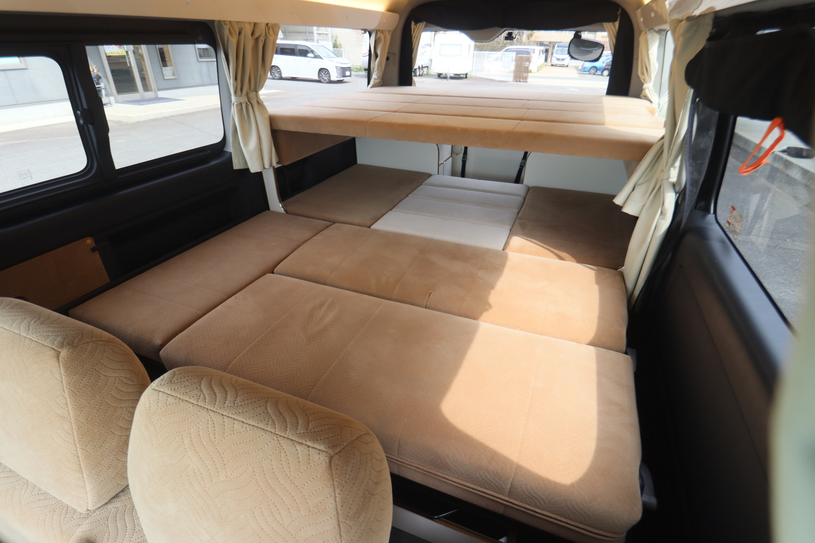 キャンピングカーバンコン