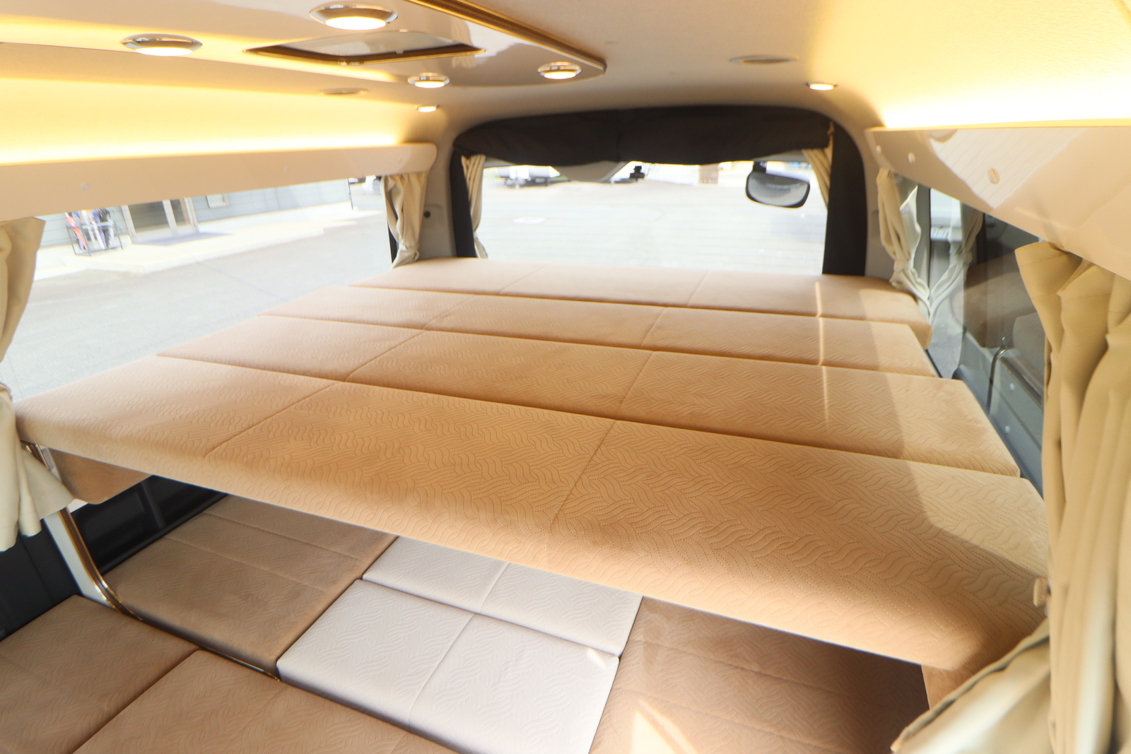 キャンピングカーバンコン