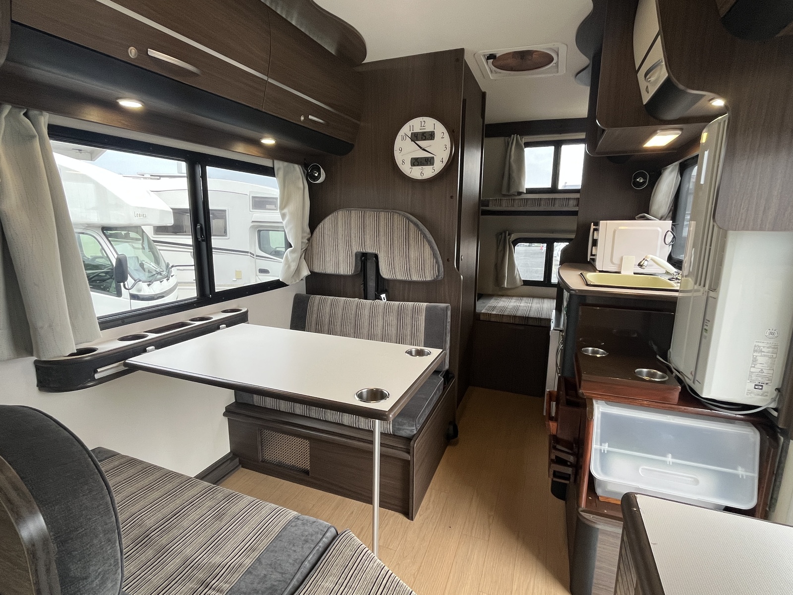 キャンピングカーキャブコン