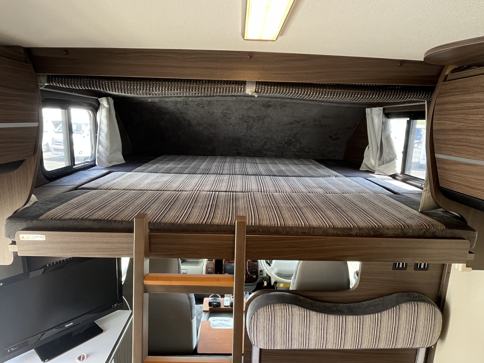 キャンピングカーキャブコン