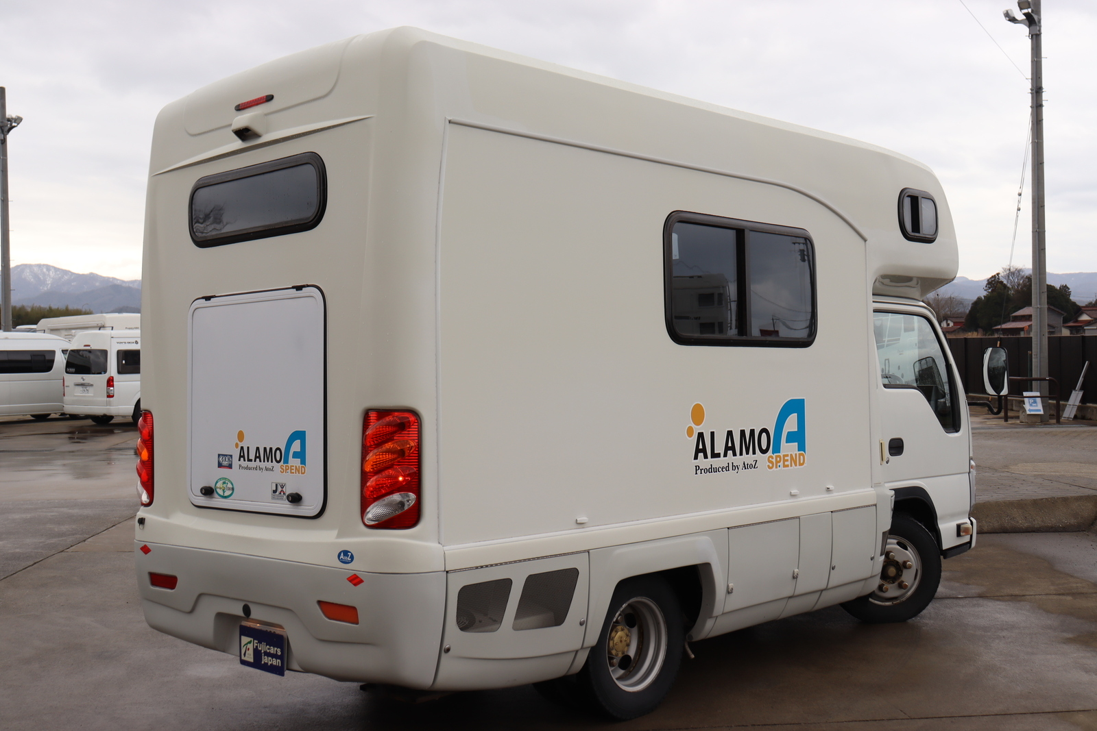 キャンピングカーキャブコン