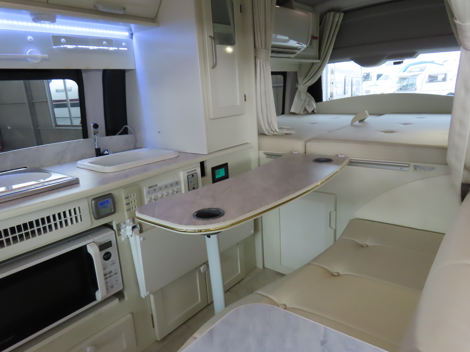 キャンピングカーバンコン