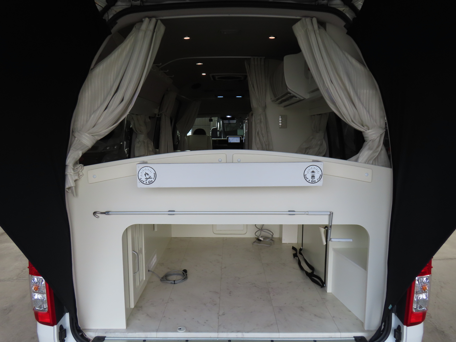 キャンピングカーバンコン