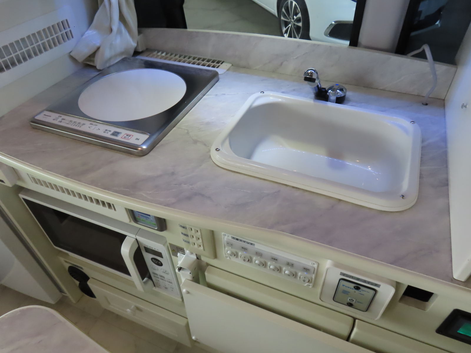 キャンピングカーバンコン