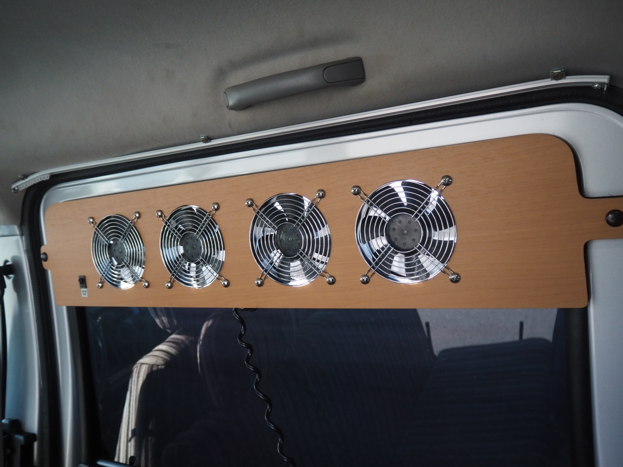 キャンピングカーバンコン