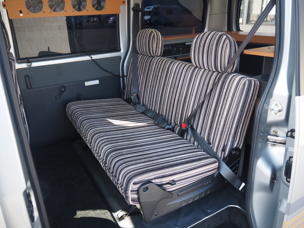 キャンピングカーバンコン