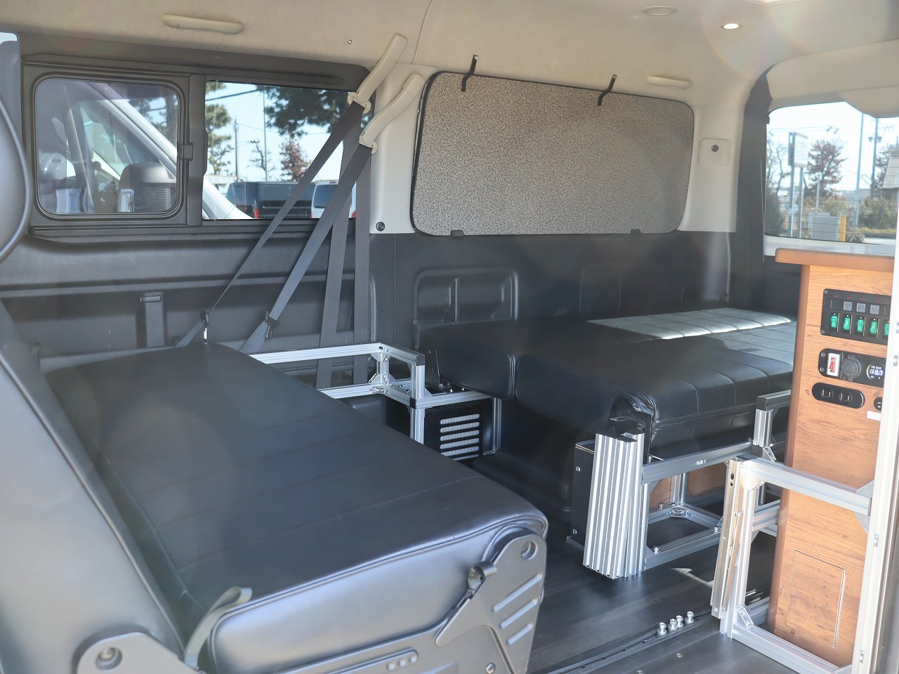 キャンピングカーバンコン