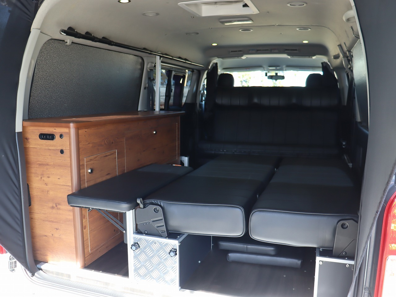 キャンピングカーバンコン