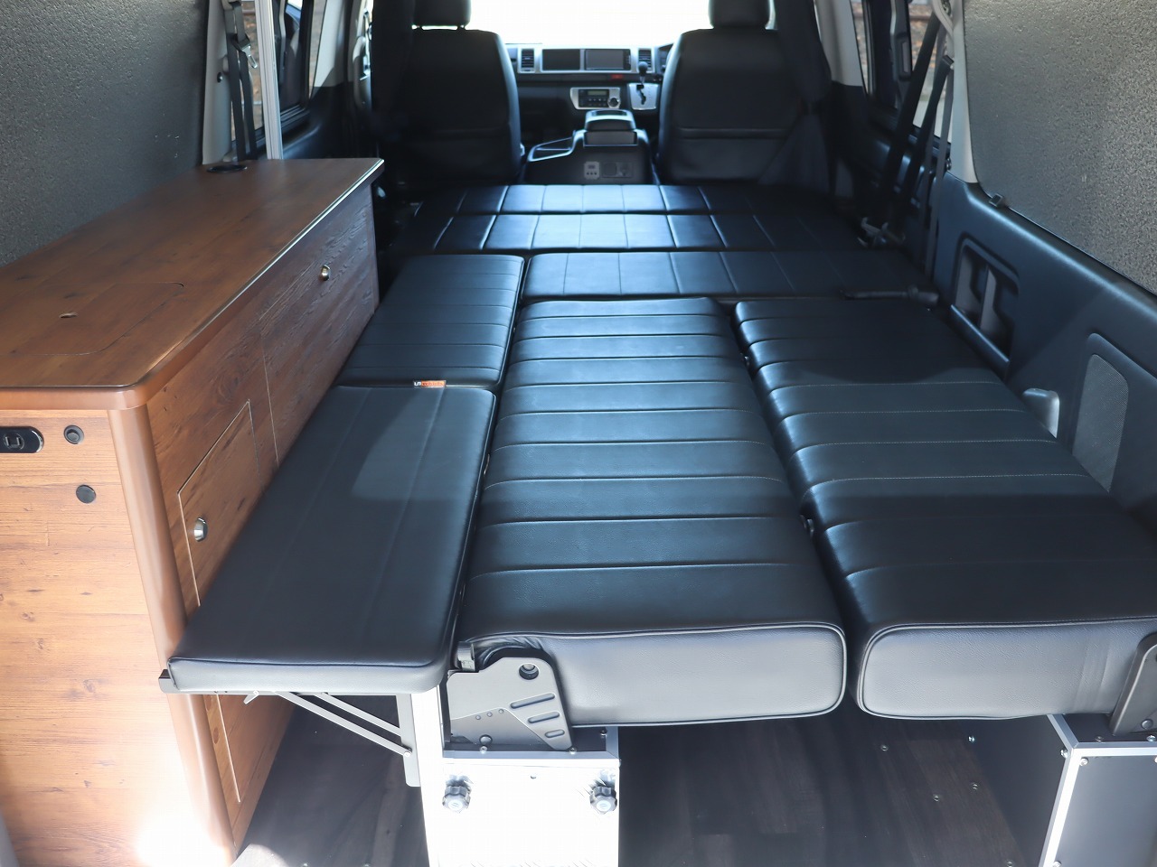 キャンピングカーバンコン