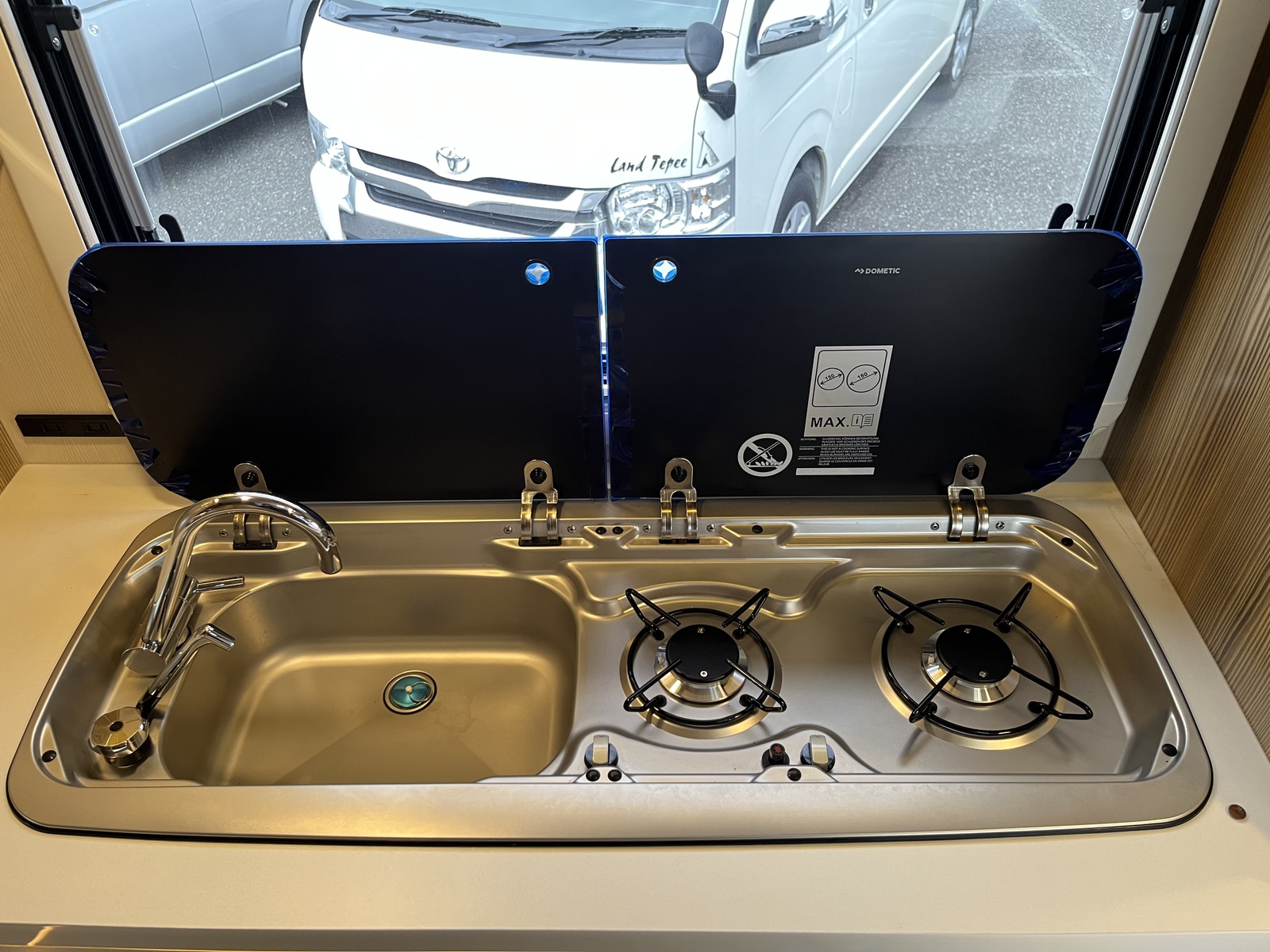 キャンピングカーキャブコン