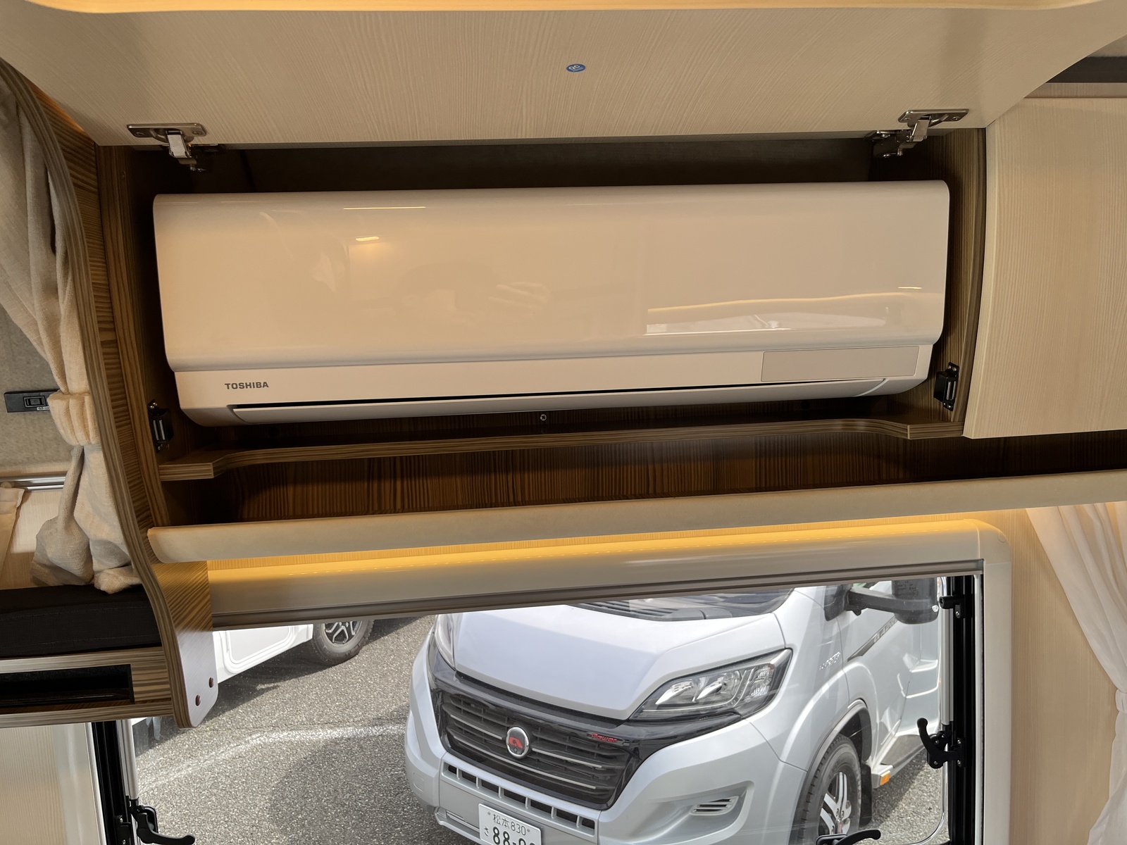 キャンピングカーキャブコン