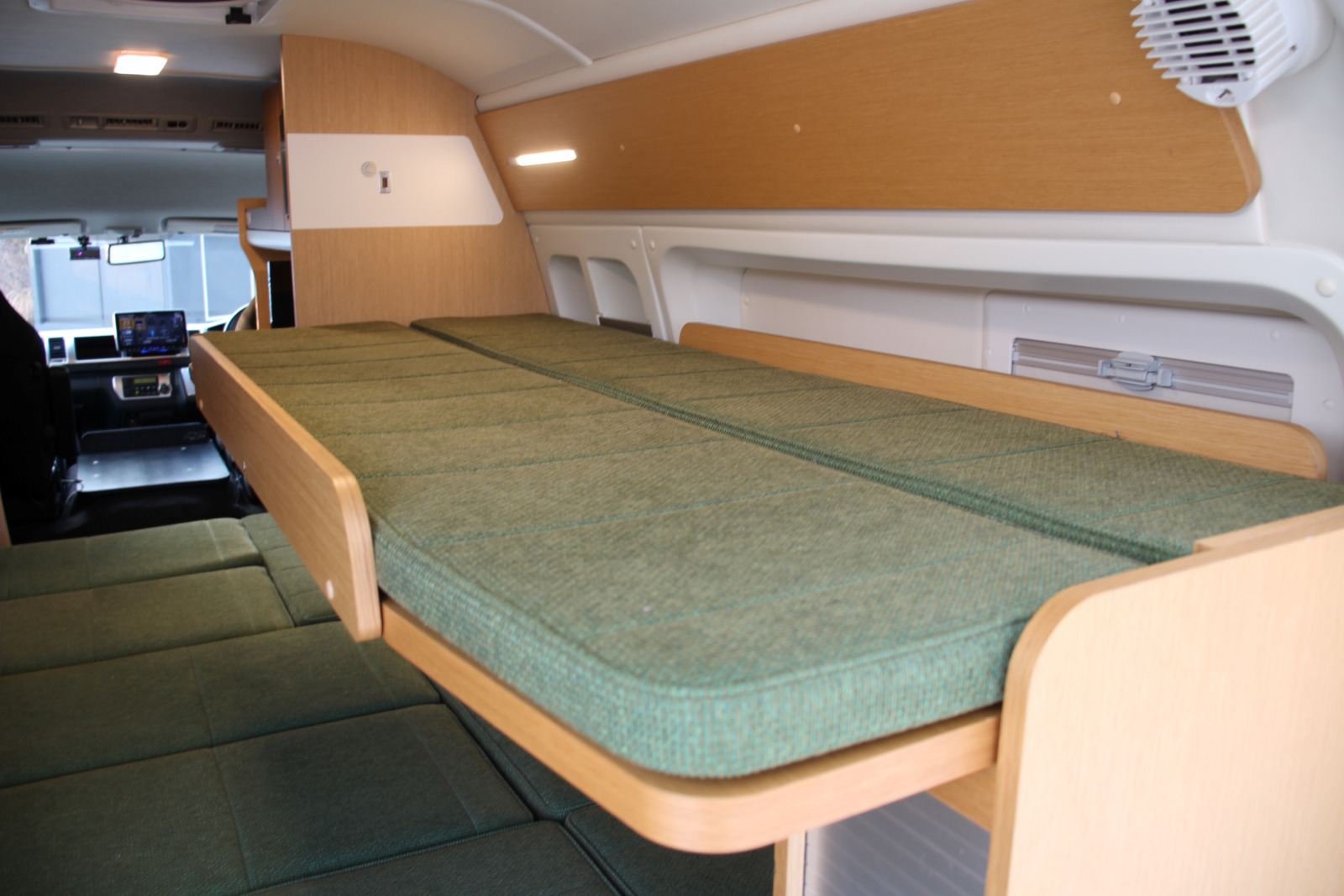 キャンピングカーバンコン