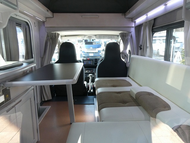 キャンピングカー軽キャンパー