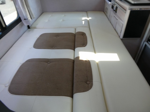 キャンピングカー軽キャンパー