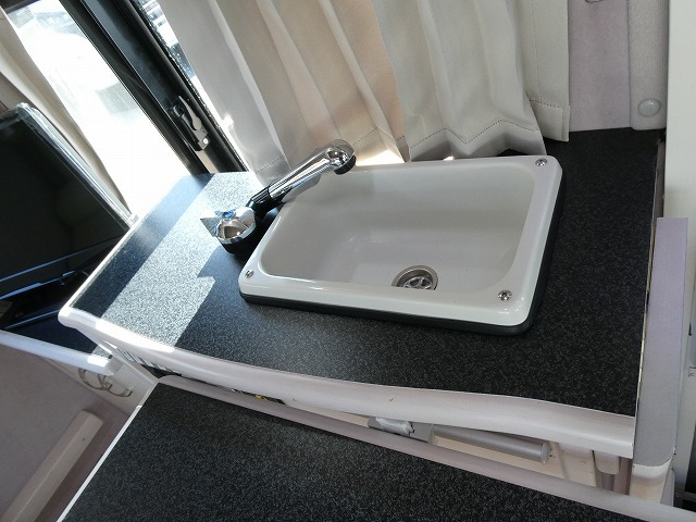 キャンピングカー軽キャンパー