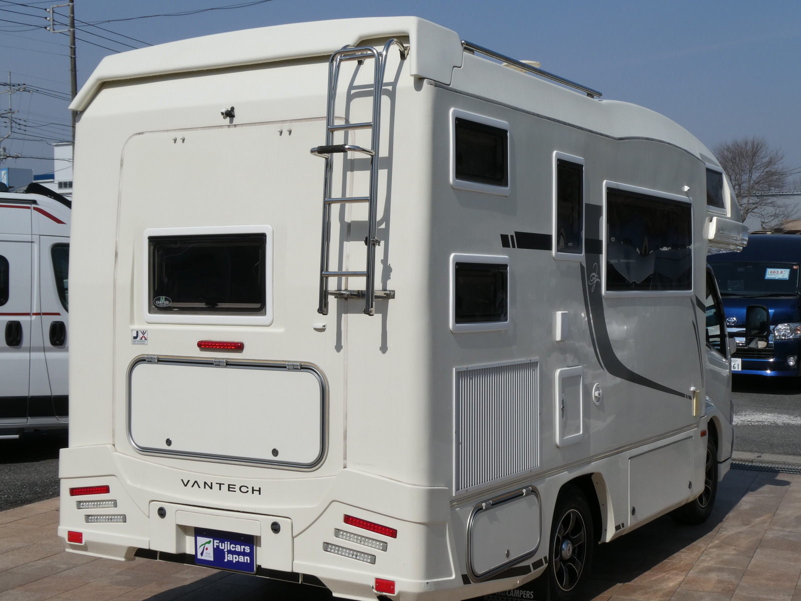 キャンピングカーキャブコン