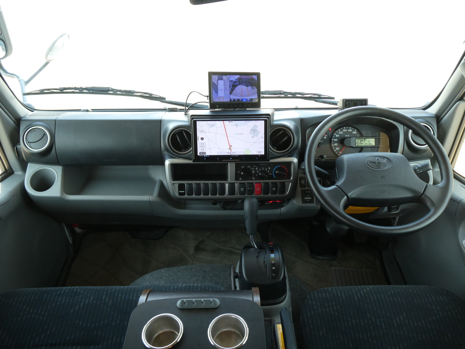 キャンピングカーキャブコン