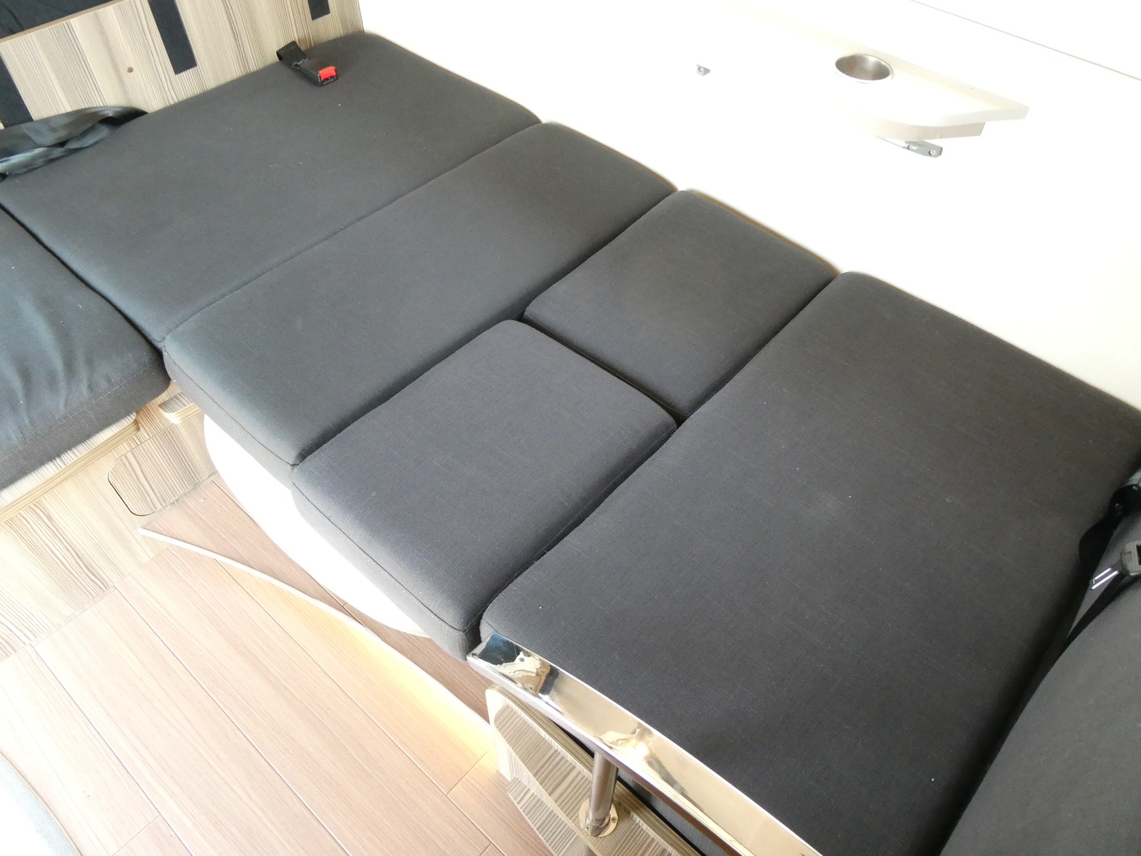 キャンピングカーキャブコン