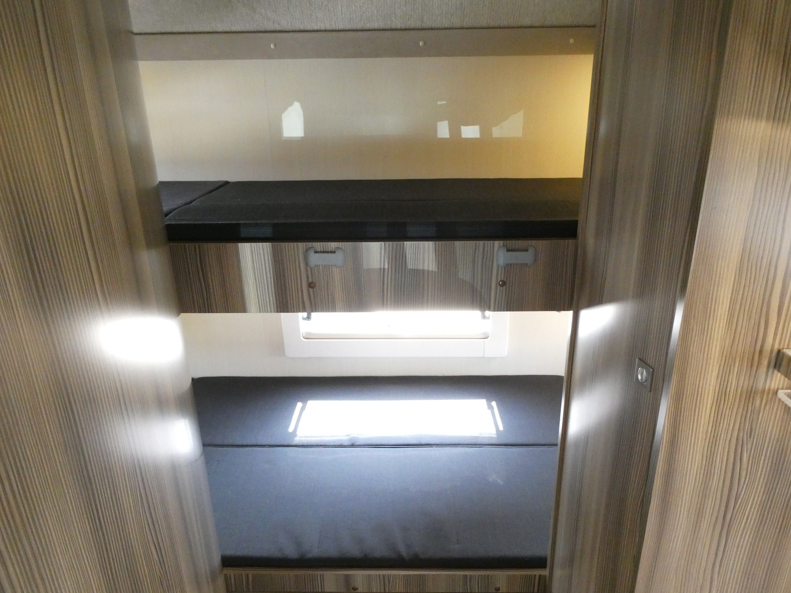 キャンピングカーキャブコン