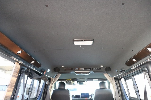 キャンピングカーバンコン