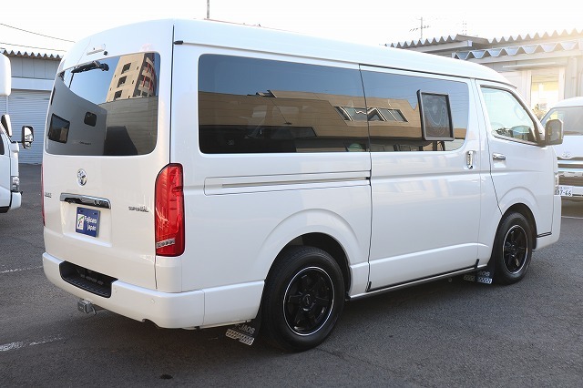 キャンピングカーバンコン