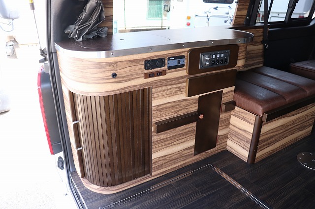 キャンピングカーバンコン