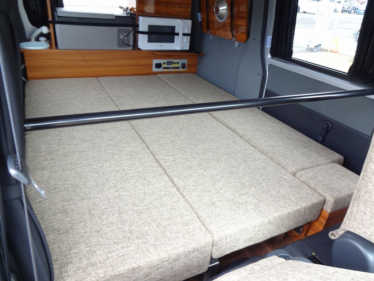 キャンピングカーバンコン