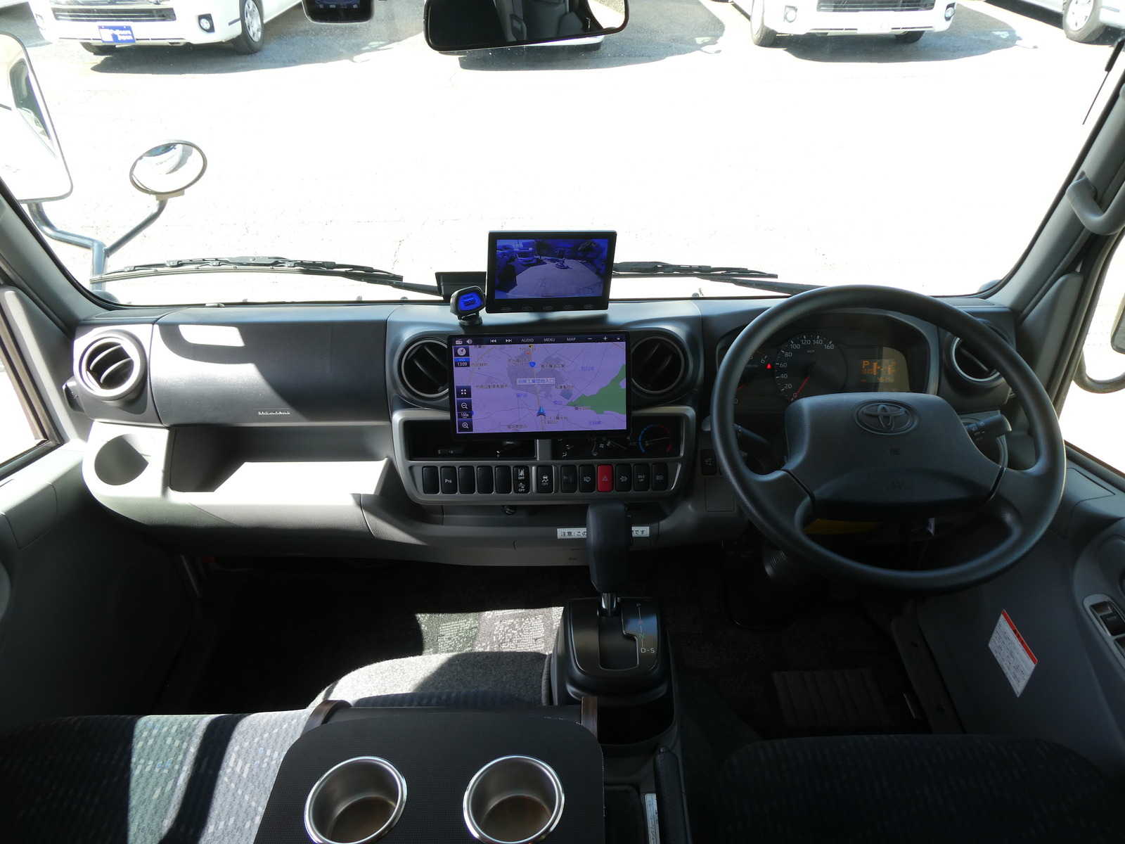 キャンピングカーキャブコン